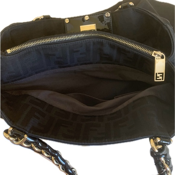 Fendi Zucca Shoulder Bag in excellent condition. - Picture 12 of 17